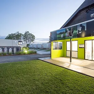 Motel Mycow, Mackay