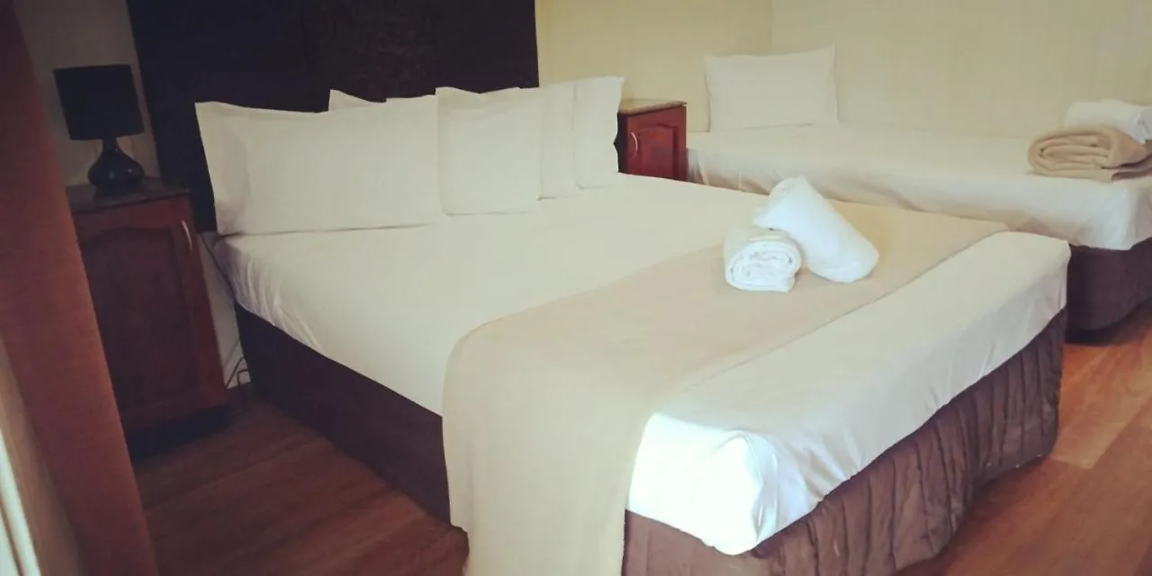 **** Motel Country Plaza Motor Inn Mackay Australia